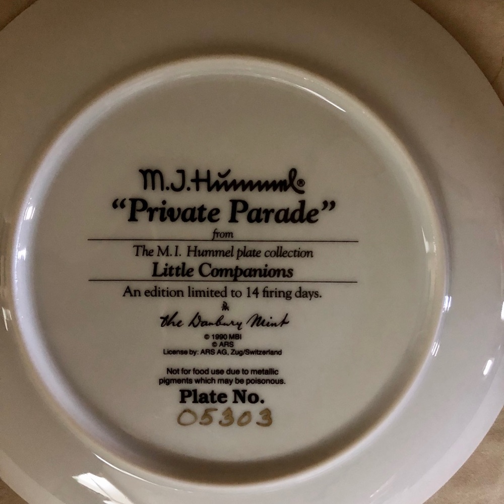 M.J. Hummel “Private Parade” Collectible Plate - Picture 4 of 6